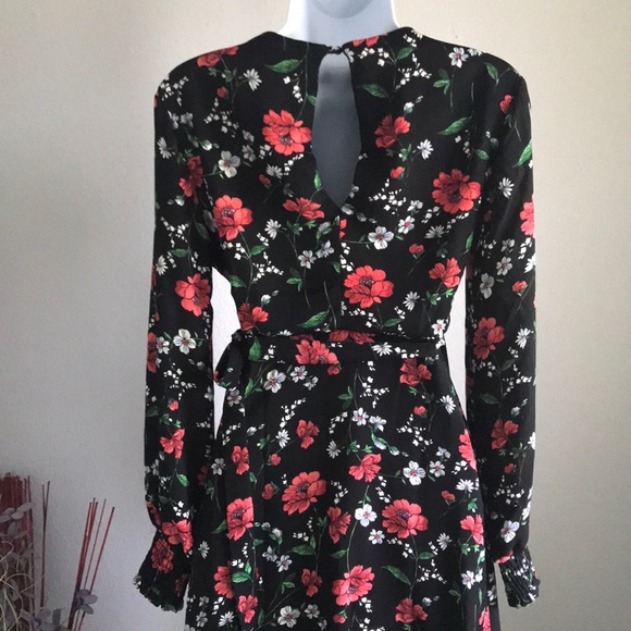 NWT! 🌺Flirty Lush floral wrap dress - Picture 8 of 8